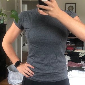 Swiftly Tech Short Sleeve - Grey - Size 6